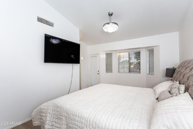 Foto del edificio - 11015 W Laurelwood Ln