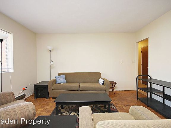 Living Room - 1800 Jefferson Park Ave
