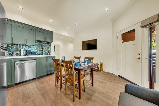 Área de cocina/comedor - Cabin View Davis