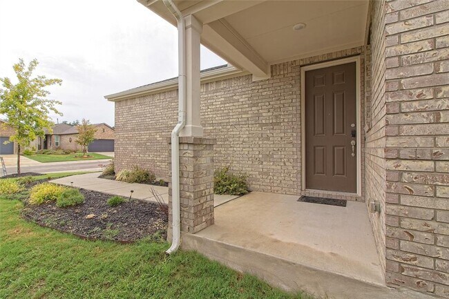 Foto del edificio - 608 Benton Ln