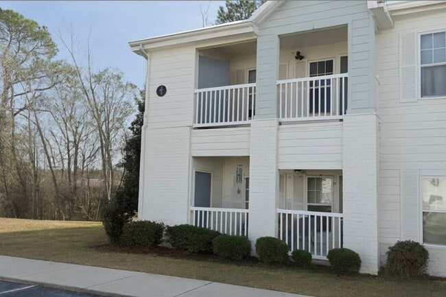 Building Photo - The Waterline