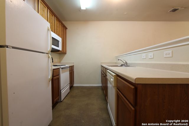 Building Photo - 10711 Mathom Landing