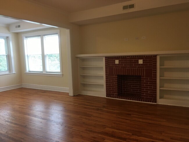 Foto del edificio - 4956 N St Louis Ave
