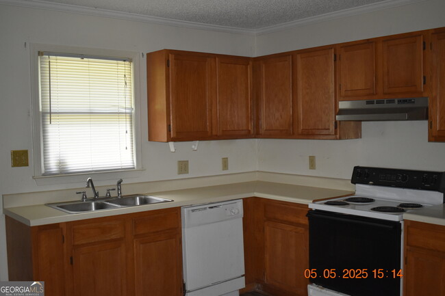 Building Photo - 4421 Azalea Dr