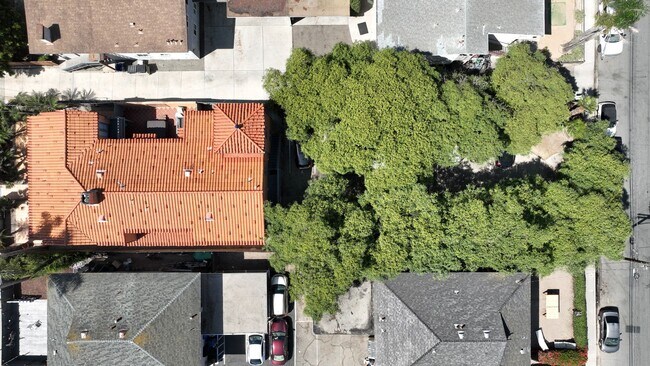 Building Photo - 6636 Del Playa Dr