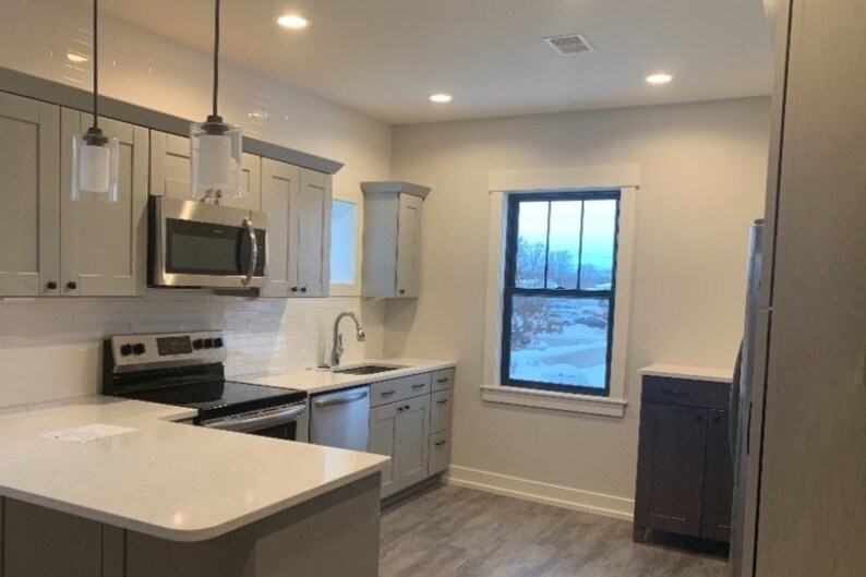Kitchen - 149 E Main Ave