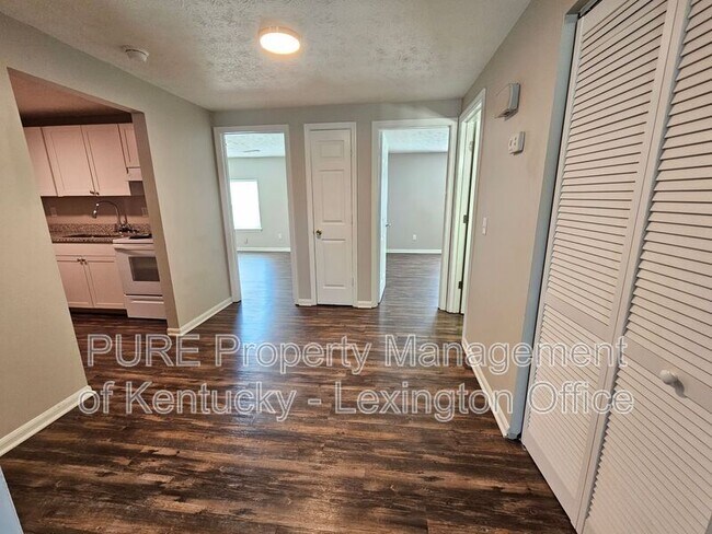 Foto del edificio - 427 Cardwell Ave