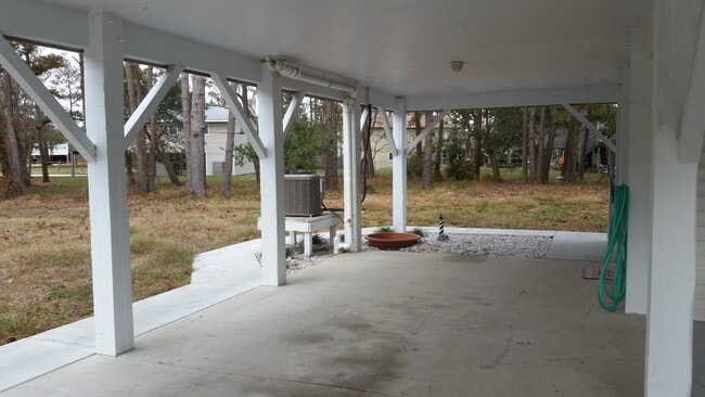 Building Photo - 506 Laura Ln