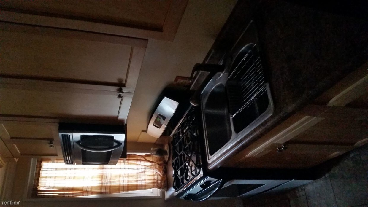 29 Nob Hill Cir, Bridgeport, CT 06610 Condo for Rent in Bridgeport, CT