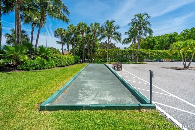 Foto del edificio - 221 NE Plantation Rd
