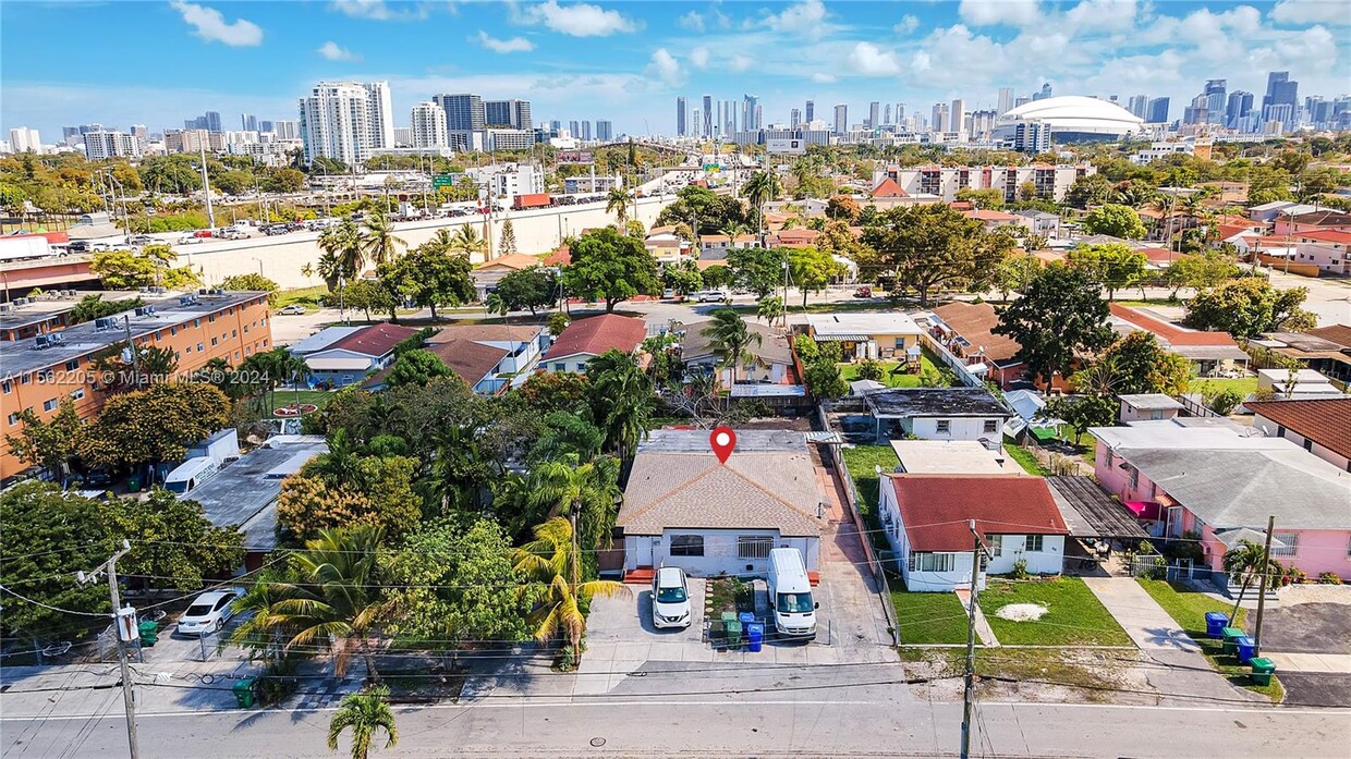 Foto principal - 939 NW 23rd Ct