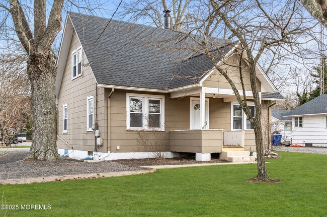 Foto del edificio - 2061 Lakewood Rd