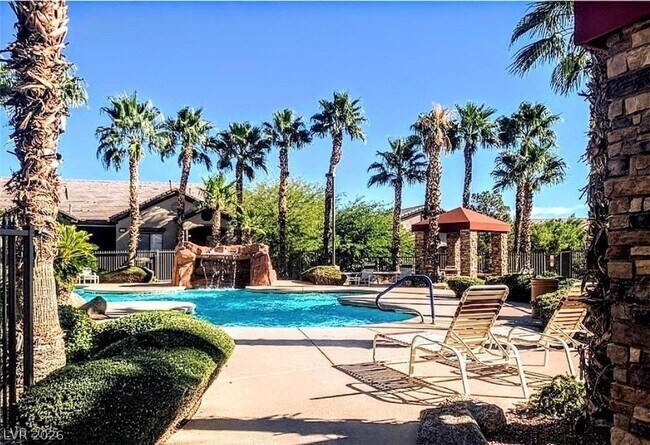 Foto del edificio - 8250 N Grand Canyon Dr