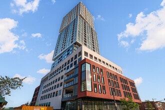 Building Photo - 39 Mary St