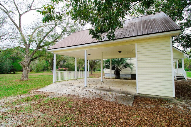 Foto del edificio - 8681 Clito Rd