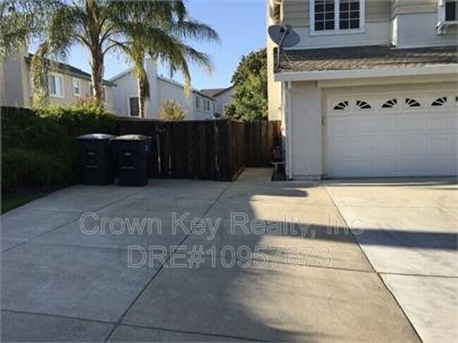 Building Photo - 673 Nacomis Ct