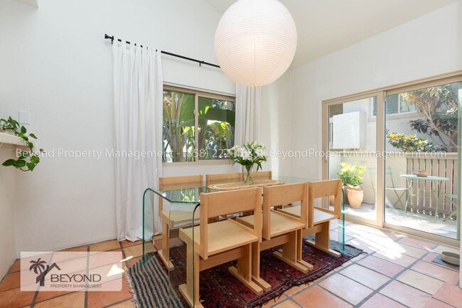 Building Photo - COASTAL CARSLBAD 2BR/2BA CONDO  –PET FRIEN...