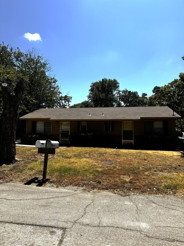 Building Photo - 205 Taliaferro St
