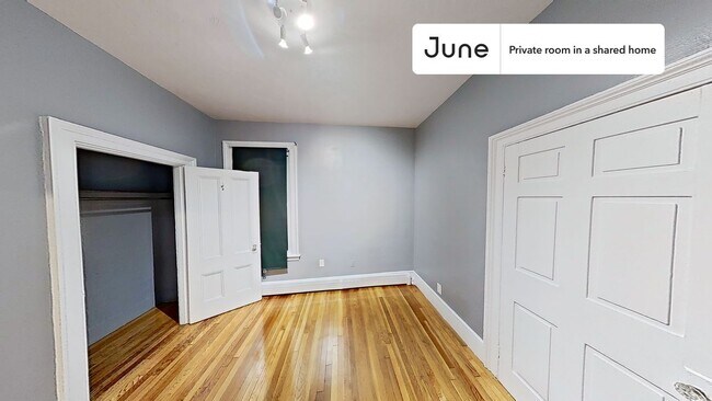 Foto del edificio - Room in Shared 4 bed/1.5 bath home