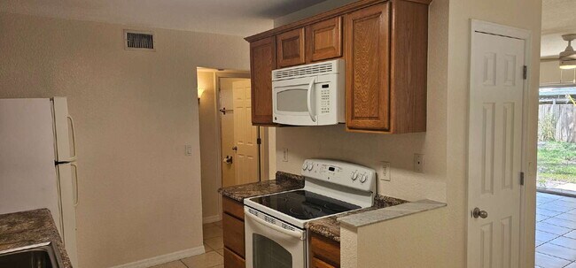 Foto del edificio - Indian Beach Park Duplex - walk to Ringlin...