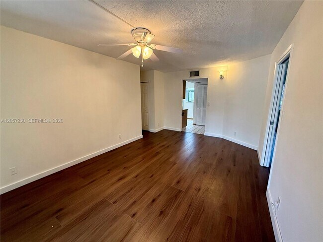 Building Photo - 114 Gardens Dr