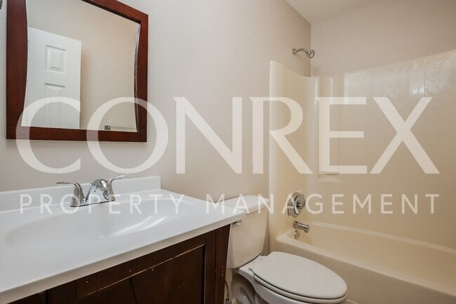 Foto del edificio - Charming Three Bedroom!