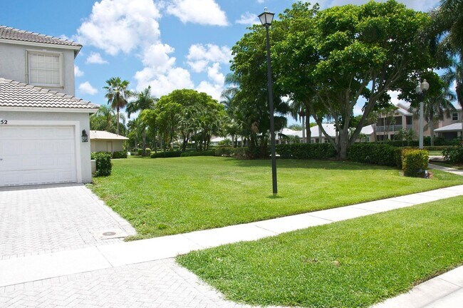 Foto del edificio - 1652 Grand Oak Way