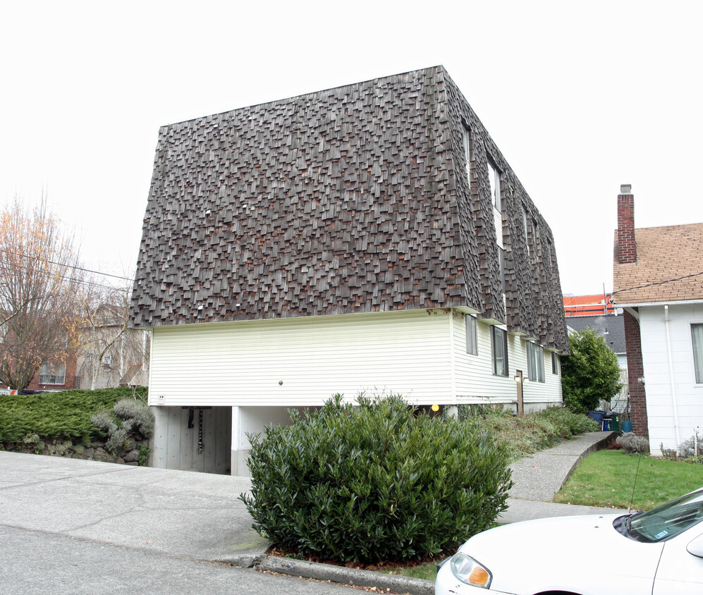 Building Photo - 801 N 43rd St