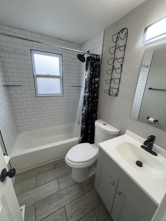 Photo - 7384 Oneida Dr Apartment