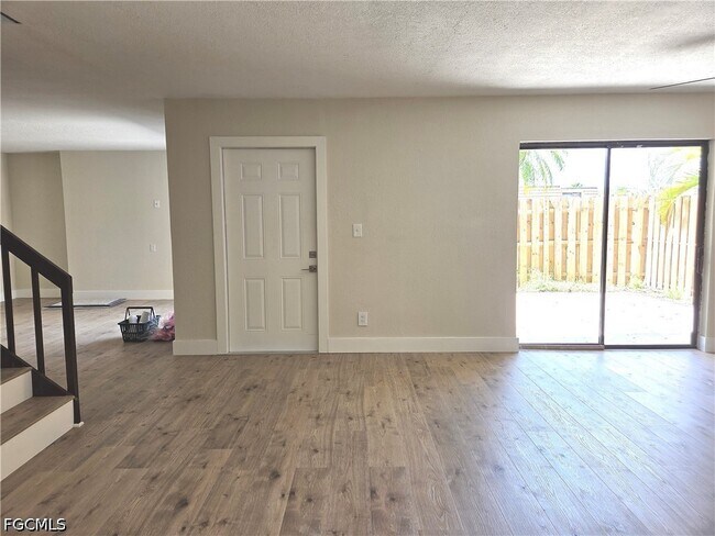 Building Photo - 1608 Park Meadows Dr