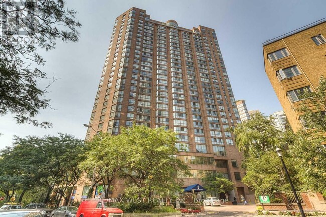 Building Photo - 44-1544 St Joseph St