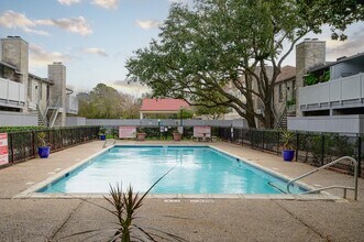 Building Photo - 10733 Braes Bend Dr