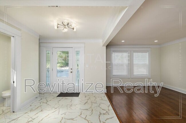 Foto del edificio - 80 N Hathaway Rd