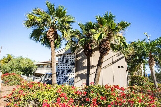 Foto del edificio - 1035 Cliff Dr