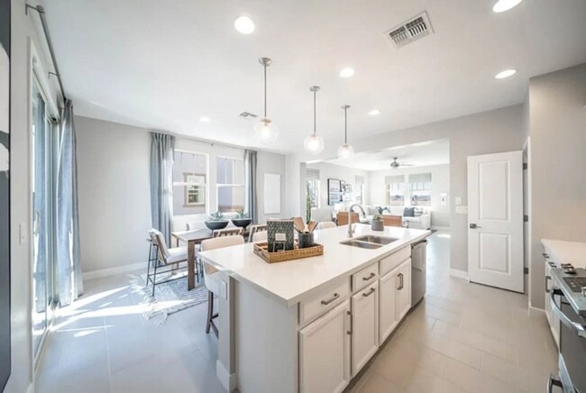 Foto del edificio - 3771 N 99th Dr