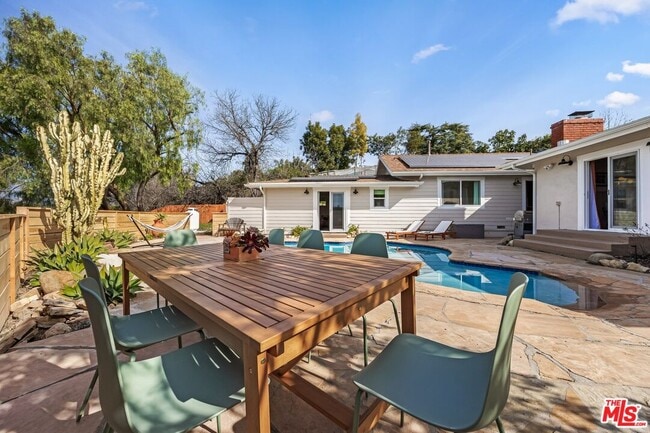 Building Photo - 107 Alto Dr