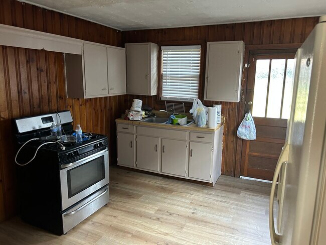 Foto del edificio - 108 E Kentucky Ave