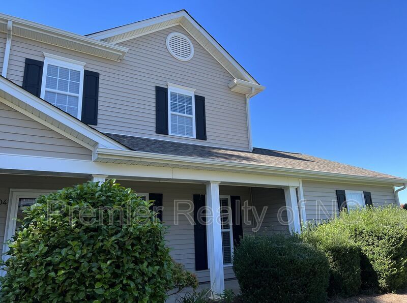 156 Pinewood Ln Unit 104, Advance, NC 27006 Condo for Rent in Advance
