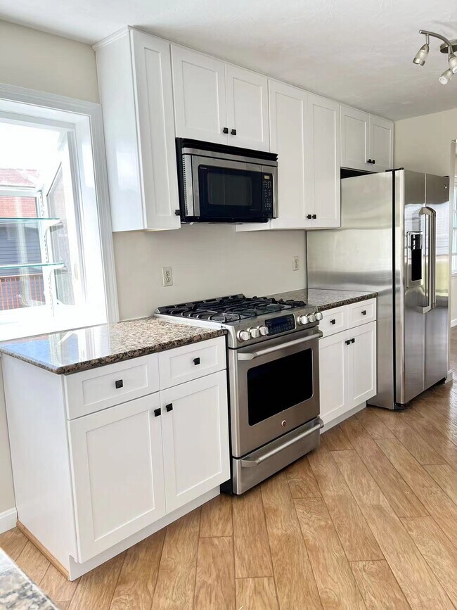 Foto del edificio - 200 Heroux Blvd