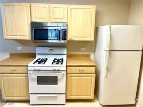 Building Photo - 8250 N Grand Canyon Dr