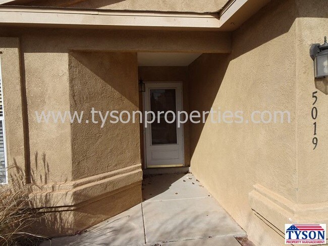 Building Photo - 5019 Kokopelli Dr NE