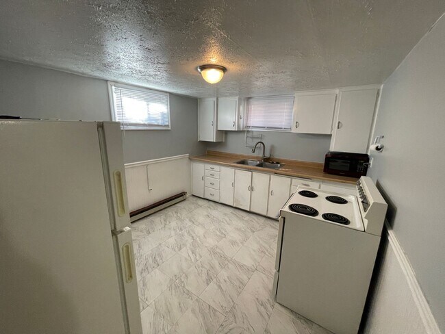 Foto del edificio - 13210 S Redwood Road