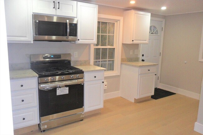 Foto del edificio - 400 Concord St