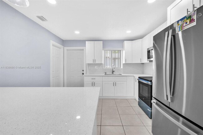 Building Photo - 357 Phippen Waiters Rd