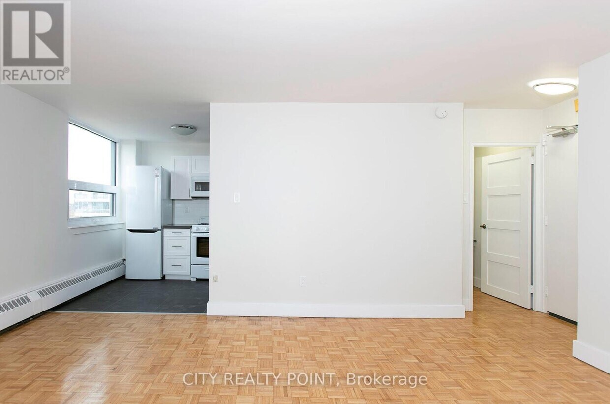 Primary Photo - 485-1485 Huron St