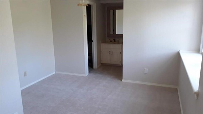Building Photo - 1440 N Kimball Ave