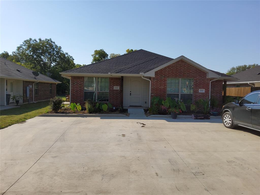 211213 E Cooper St, Palmer, TX 75152 Townhouse for Rent