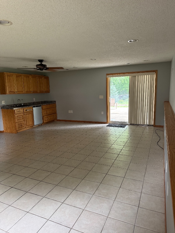 Foto principal - 524 Emerson Ave N