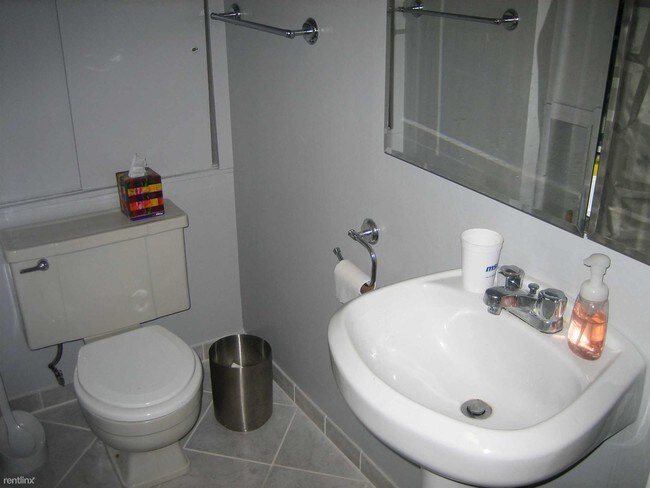 Foto del edificio - 2 br, 1 bath Apartment - 1206 E. Cedar Ave