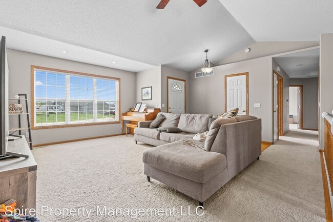 Building Photo - 5 br, 3 bath House - 191 Bear Creek Court